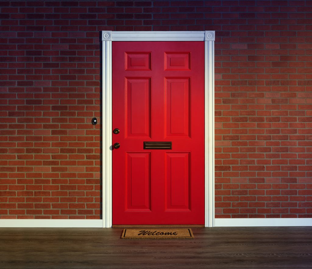 Czerwone drzwi wejściowe